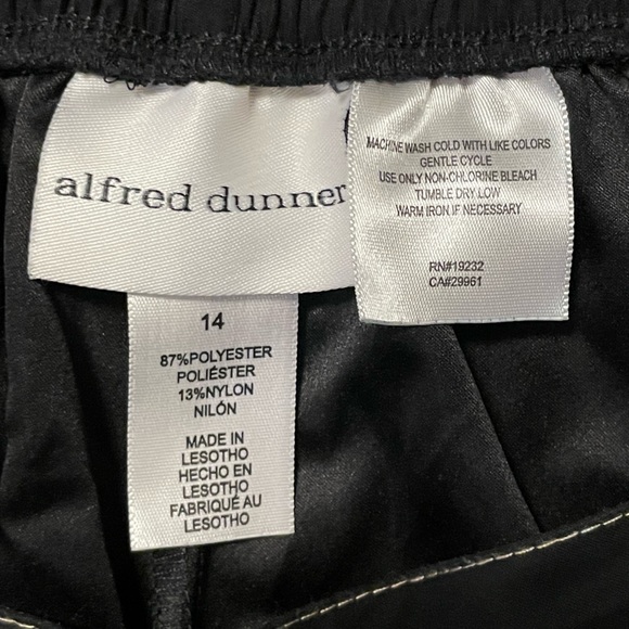 Black pants with white stitching by Alfred Dunner size 14 - Picture 2 of 5